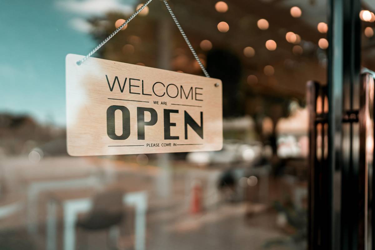 Décorer sa vitrine grâce à la lumière