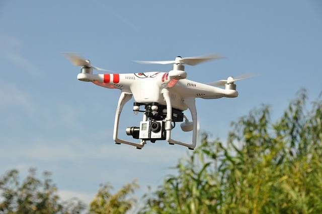 Devenir pilote de drone professionnel : guide complet